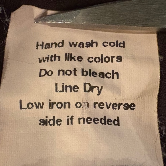 Notations Black/White Zebra Print Stretch Pullover Blouse w/ Built In Cami - Picture 13 of 13